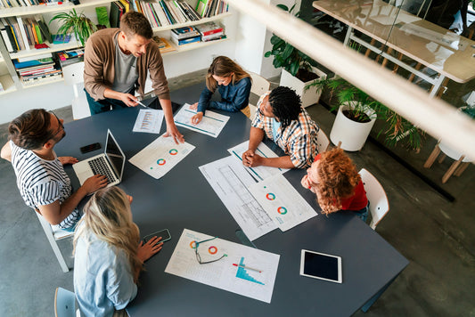 Office Meeting Snack Ideas: Quick and Tasty Options to Boost Engagement